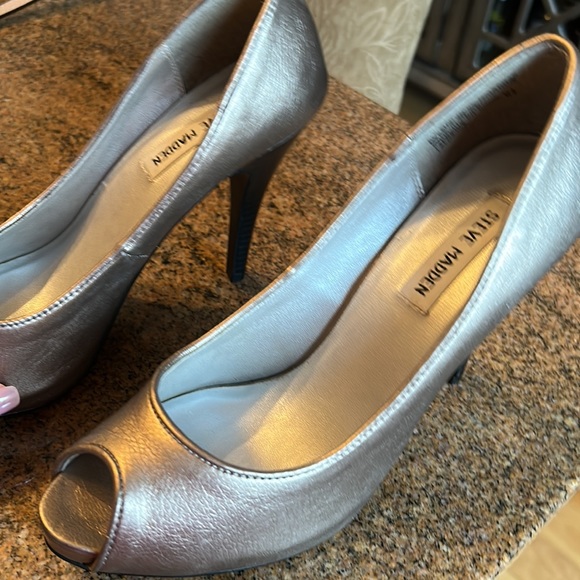 Steve Madden pumps - Picture 2 of 5